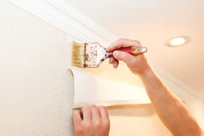 Pose de papier peint à Voisines — revêtements muraux et toiles de verre